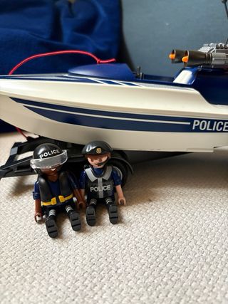 Furgoneta Policía con lancha y 2 muñecos Playmobil
