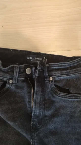 Pantalones vaqueros negros acampanados