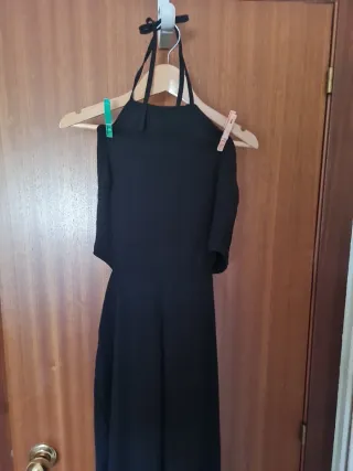 Mono negro con tirantes