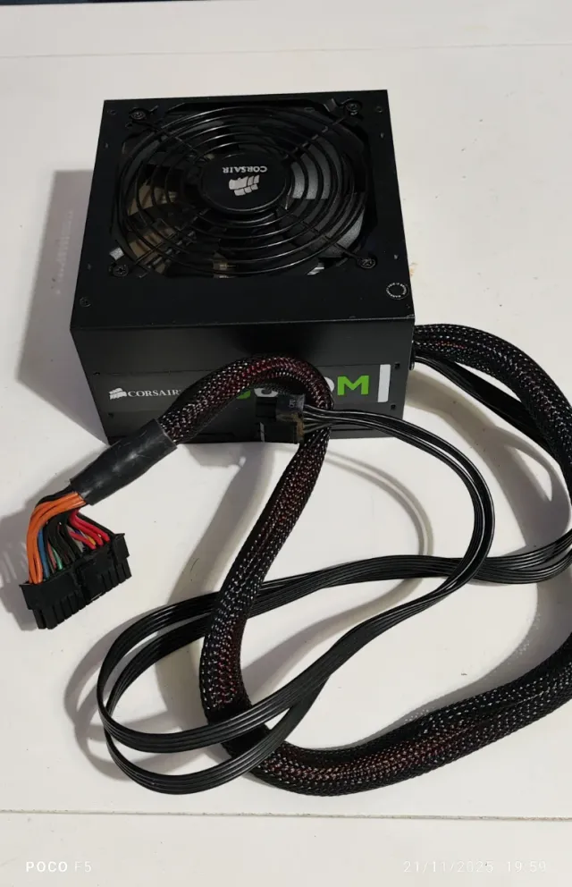Corsair CS650M Fuente de Alimentación