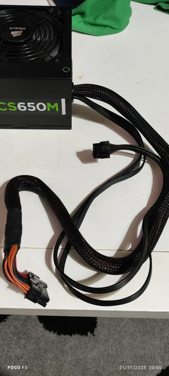 Corsair CS650M Fuente de Alimentación