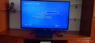 PS4 (PlayStation 4) Negra + Mando y Juegos