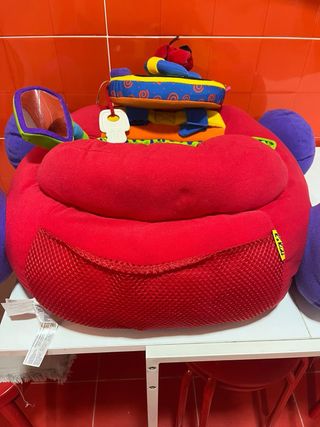 Coche de peluche de bebé para jugar a conducir