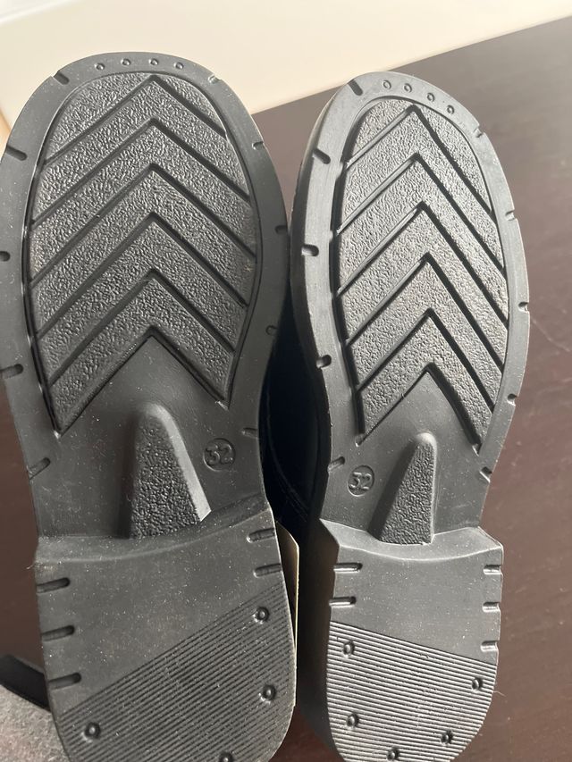 Zapatos Escolares Negros Velcro Talla 32