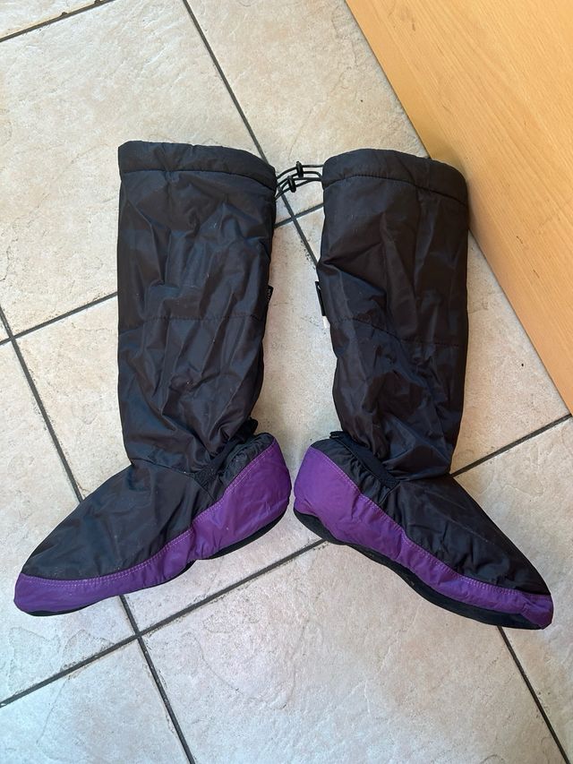 Botas calentamiento danza Sansha Negras y Moradas