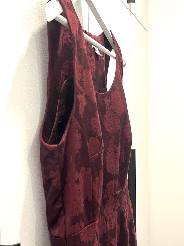 Vestido H&M Burdeos vino Talla 42. color de moda.