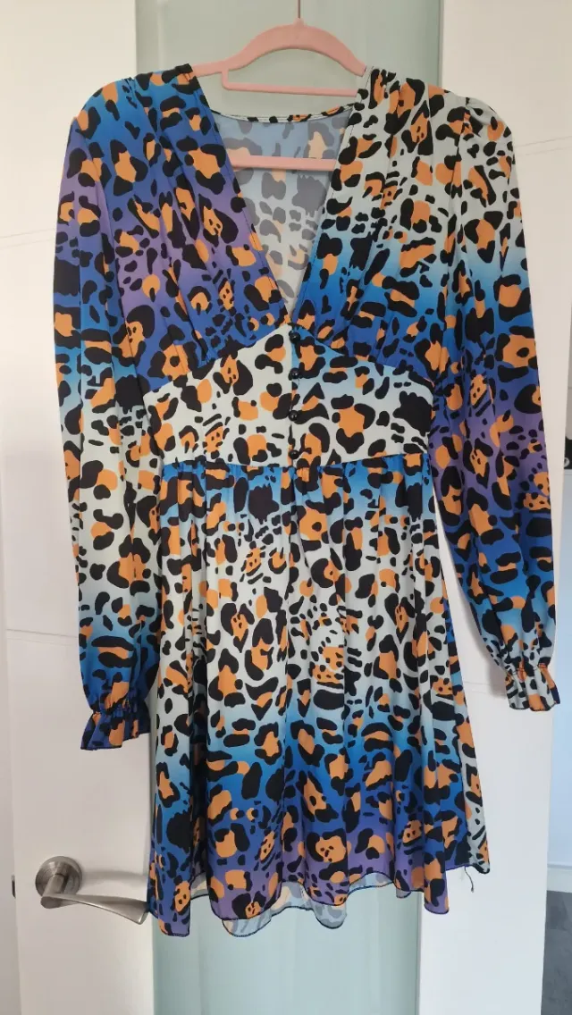 Vestido estampado animal print azul y naranja