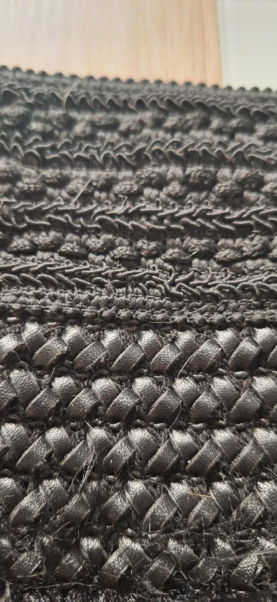 Minifalda negra efecto polipiel