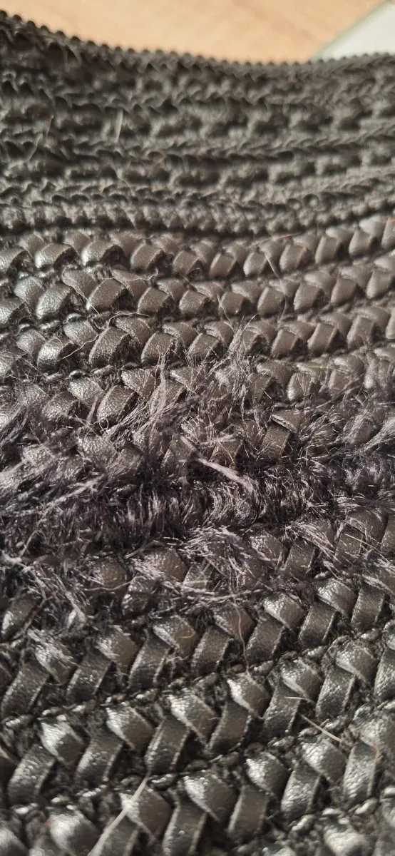 Minifalda negra efecto polipiel