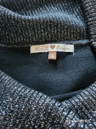 Vestido Negro con Cuello Bufanda