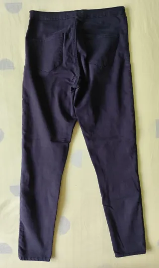 Pantalón negro Bershka