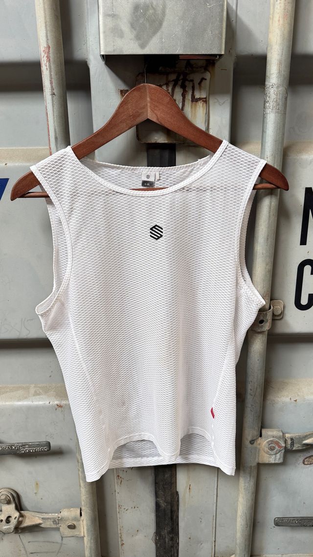 Camiseta tirantes Siroko branca