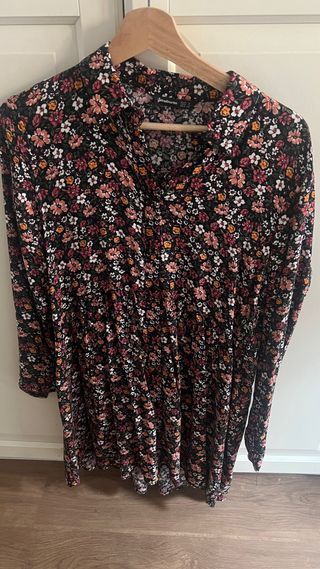 Vestido Stradivarius flores negro XS