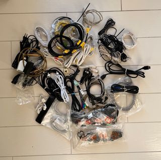 Cavi vari LAN, USB, alimentazione, antenna, SCART