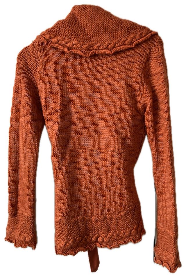 Cárdigan de lana naranja con lazo