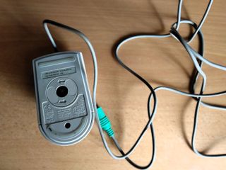 Ratón IBM PS/2 vintage bola retroinformática