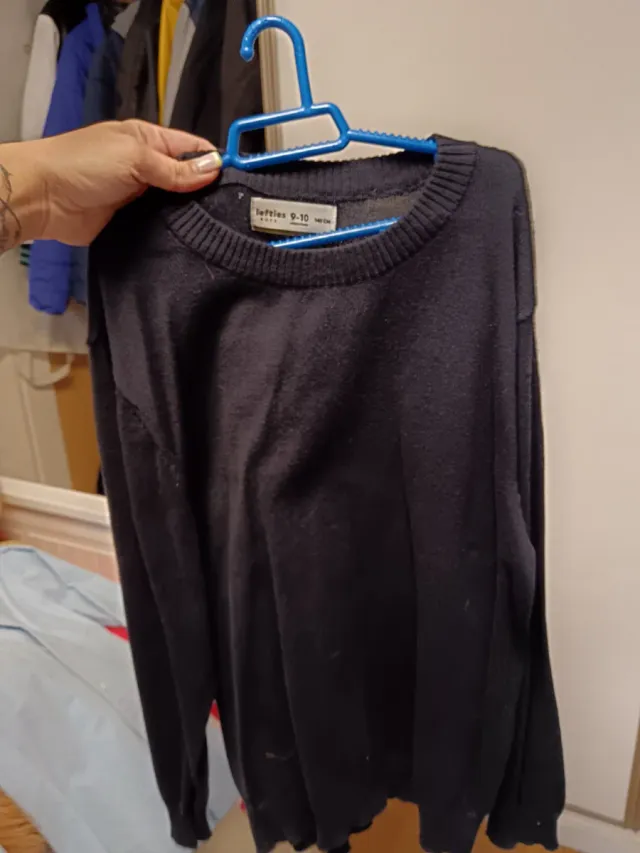 Diferentes prendas de ropa preguntar precios