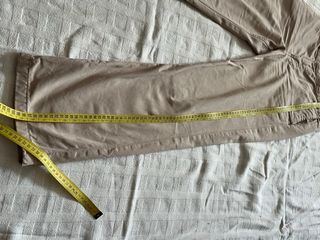 Conjunto GANT: Sudadera rosa y pantalón beige