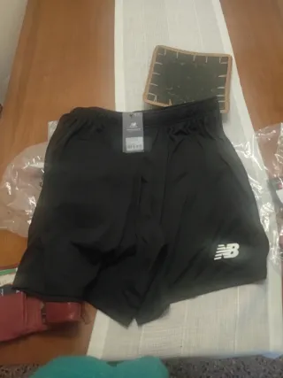 Pantalón técnico New Balance negro