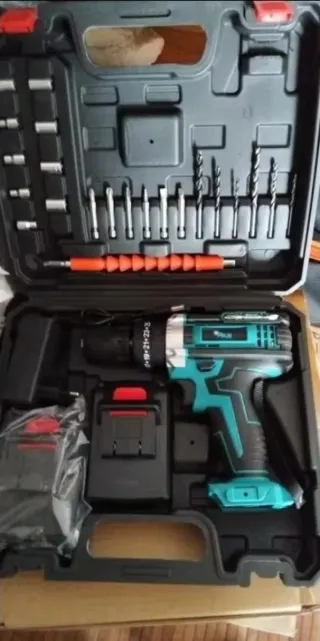 TALADRO PERCUTOR con 2 BATERIAS