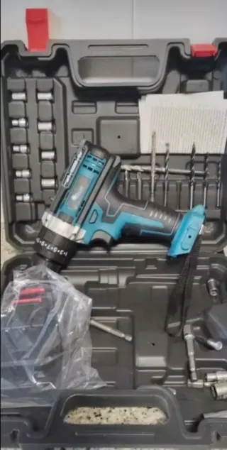 TALADRO PERCUTOR con 2 BATERIAS