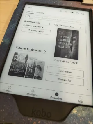 Kobo Nia 8GB con custodia e scatola