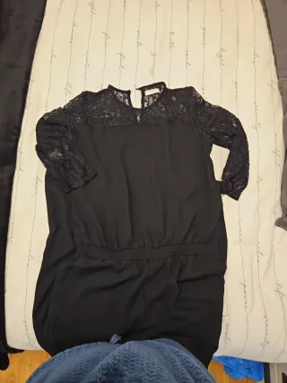 Mono negro encaje manga larga