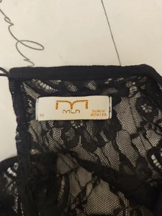 Mono negro encaje manga larga