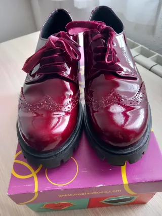 Zapatos charol Paola granate