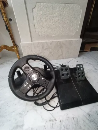 Volante y Pedales Profesional Logitech PS3 y PC