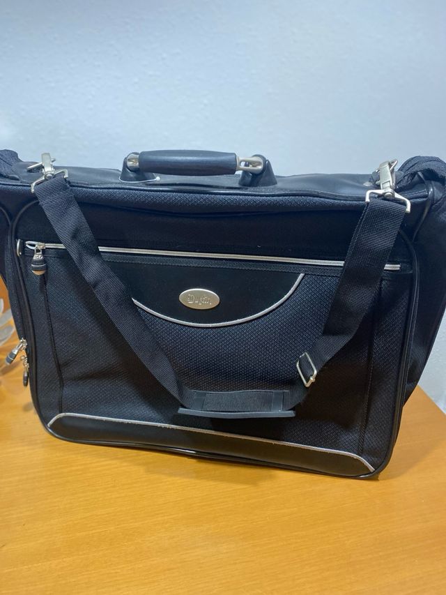 Portatrajes de viaje negro