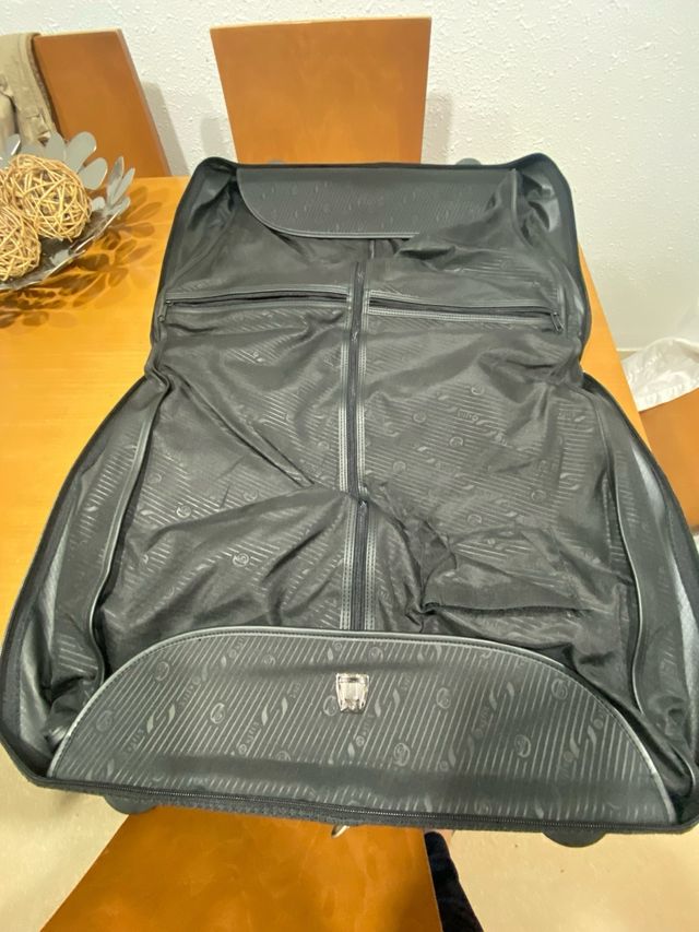 Portatrajes de viaje negro