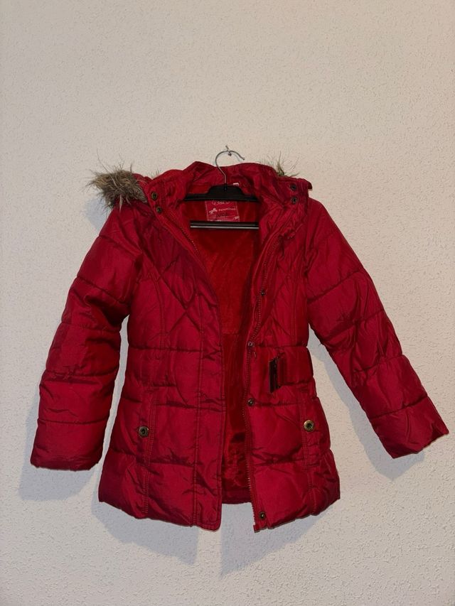 Chaqueta C&A capucha niña T.128, para 7-8 años