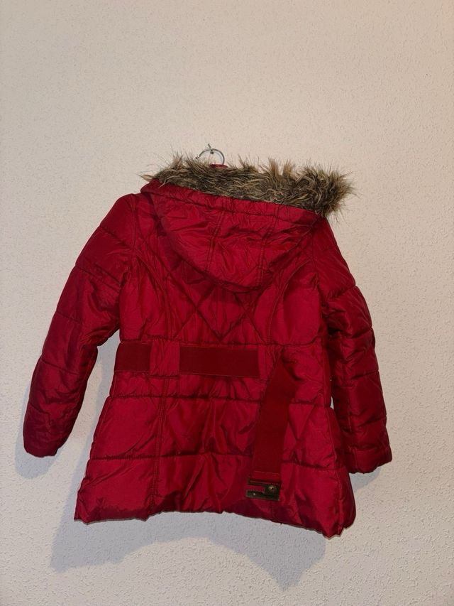 Chaqueta C&A capucha niña T.128, para 7-8 años