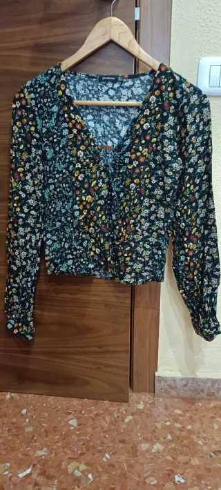 Blusa estampada floral manga larga
