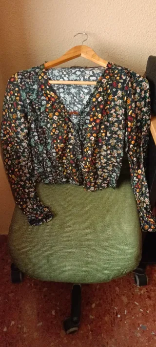 Blusa estampada floral manga larga
