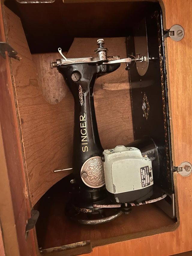 Máquina de coser Singer antigua