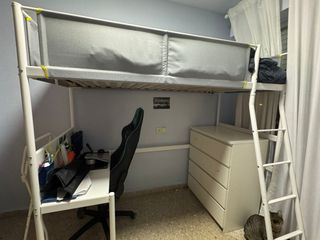 Litera IKEA con escritorio integrado