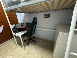 Litera IKEA con escritorio integrado