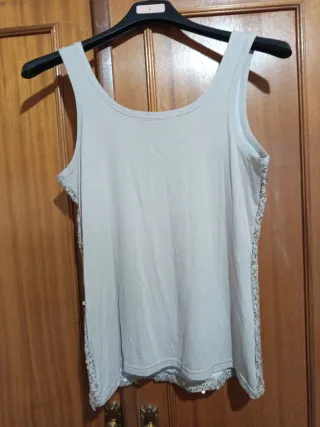 Camiseta de tirantes con lentejuelas