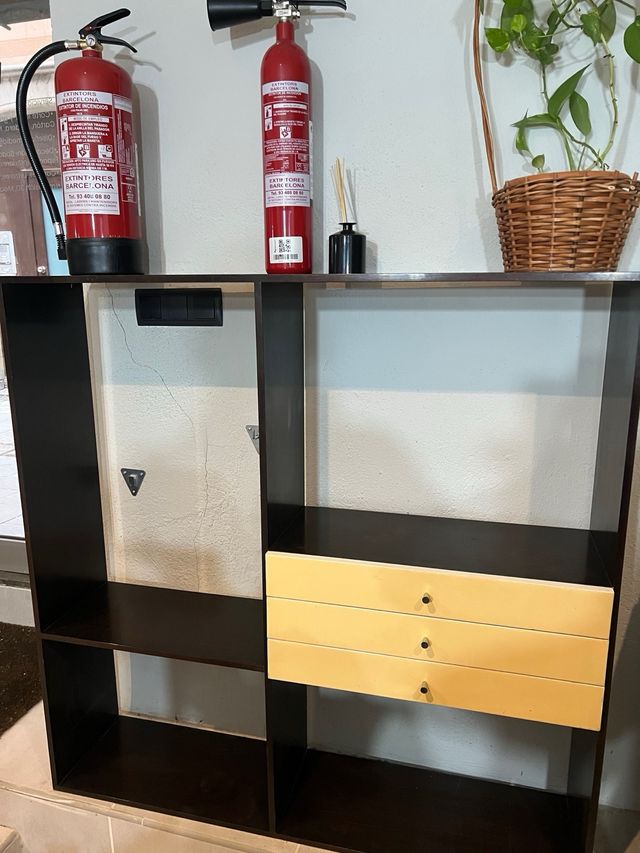 Estantería modular marrón con 3 cajones