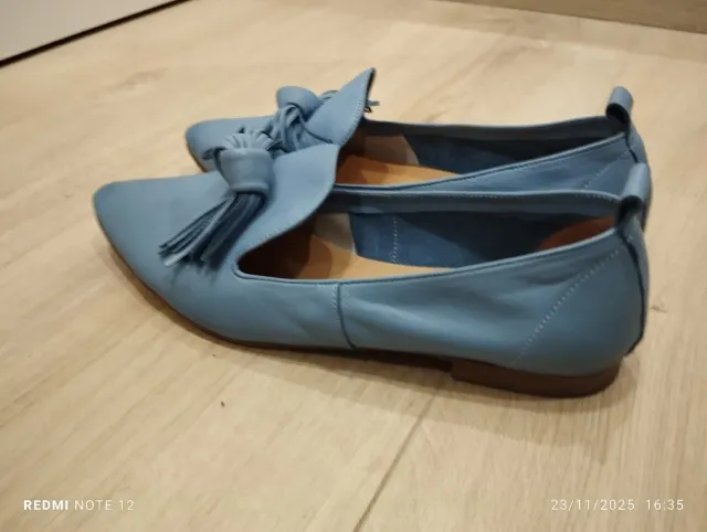 Zapatos planos piel azul talla 40
