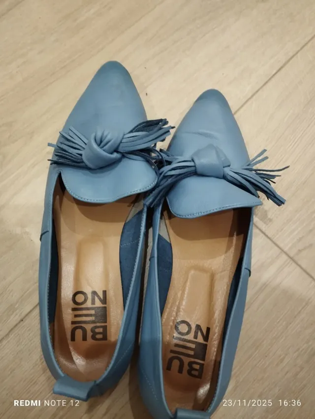 Zapatos planos piel azul talla 40