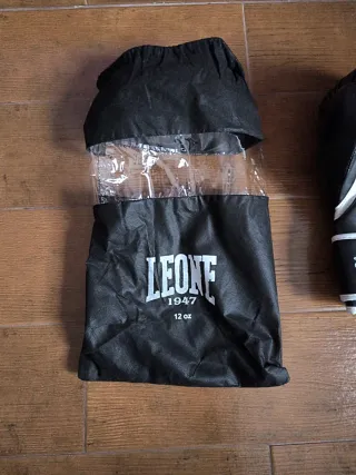 Guantes de Boxeo Leone Negros (12-oz)