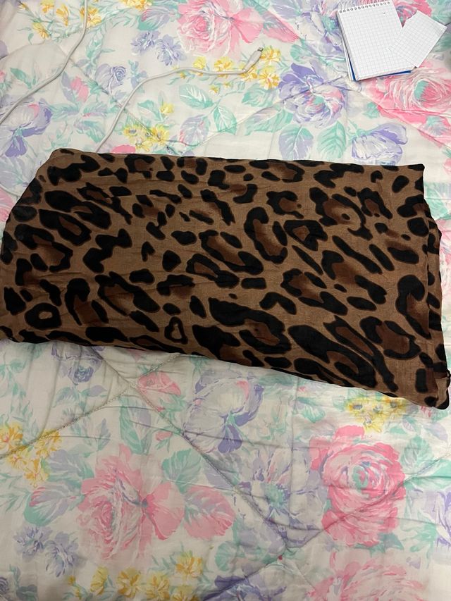 Pañuelo estampado leopardo