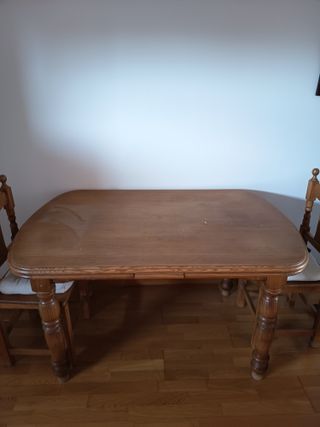 Mesa de comedor de madera maciza