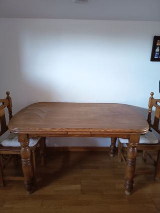 Mesa de comedor de madera maciza