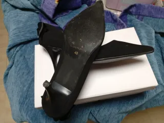 Zapatos de fiesta negros con lazo