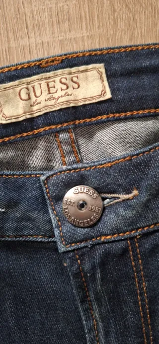 Pantalón vaquero Guess azul con etiquetas
