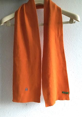Bufandas infantiles Benetton (naranja y rojo)